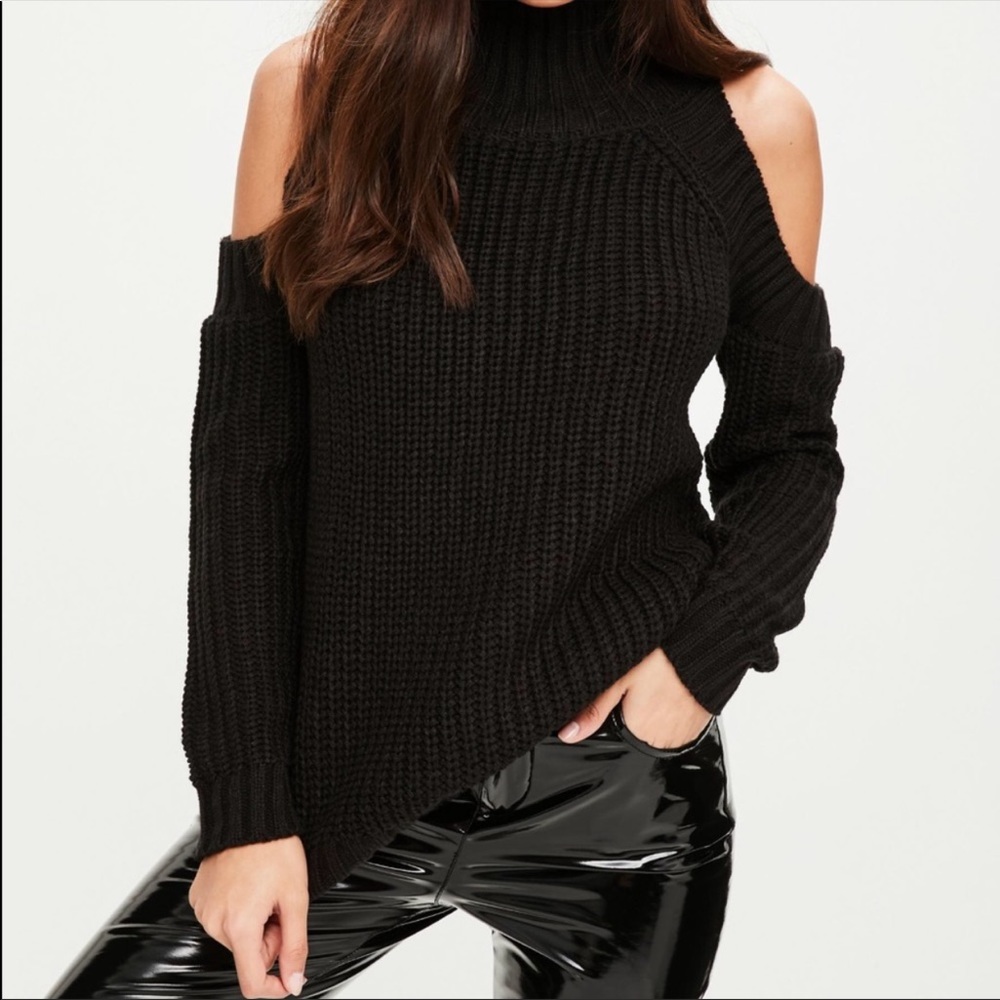 ✨LAST ONE ✨Black cold shoulder sweater - Picture 7 of 7